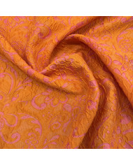 Jacquard cu flori reliefate portocalii și inserții lurex roz
