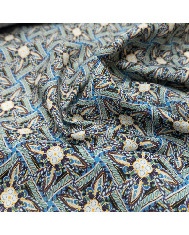 In cu bumbac în model geometric albastru
