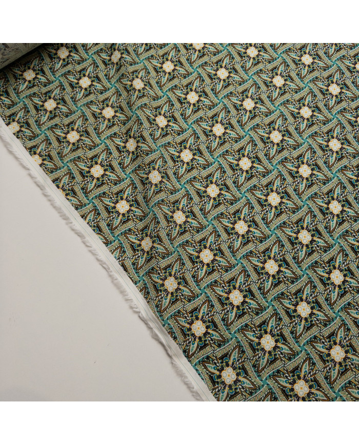 In cu bumbac în model geometric verde mentă