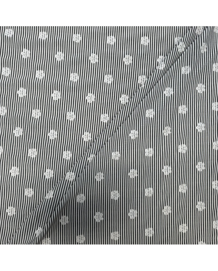 Poplin cu floricele brodate