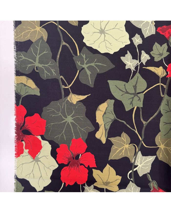 Crepe de Chine negru cu flori roșii