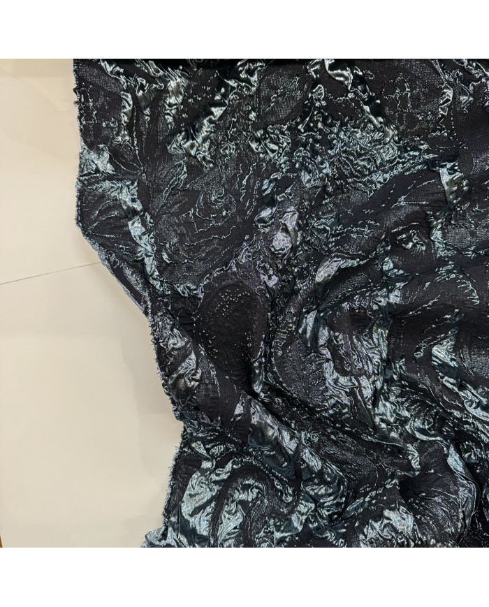Jacquard metalic gofrat din mătase si lurex